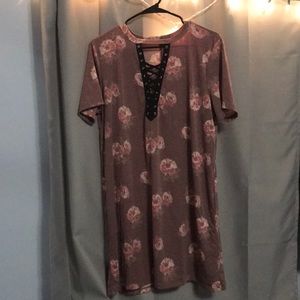 FINAL PRICE DROP✨ Mauve lace-up T-shirt dress 🌸